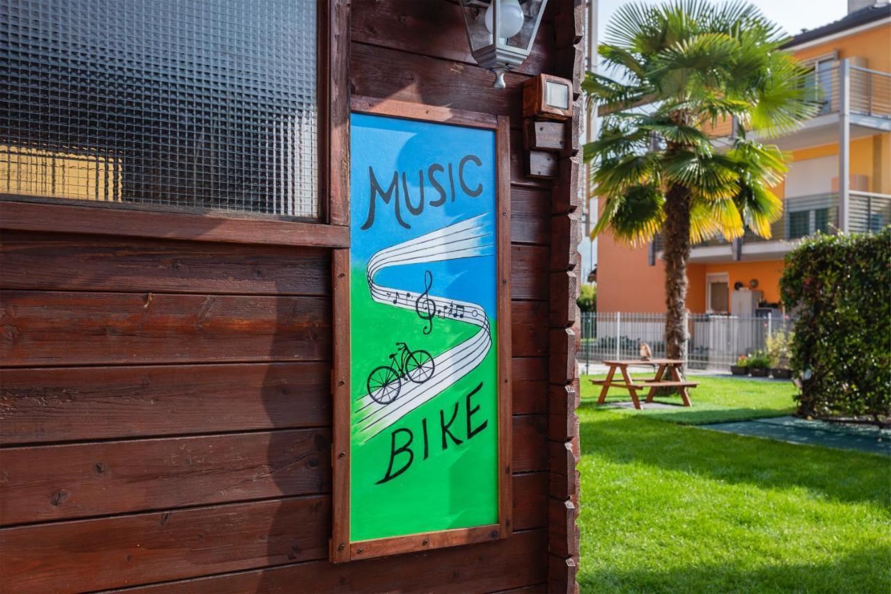 Music & Bike, With Garden And Veranda + Bicycles Arco Exterior photo